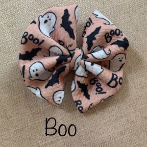 Baby/ toddler bow on clip or nylon band
